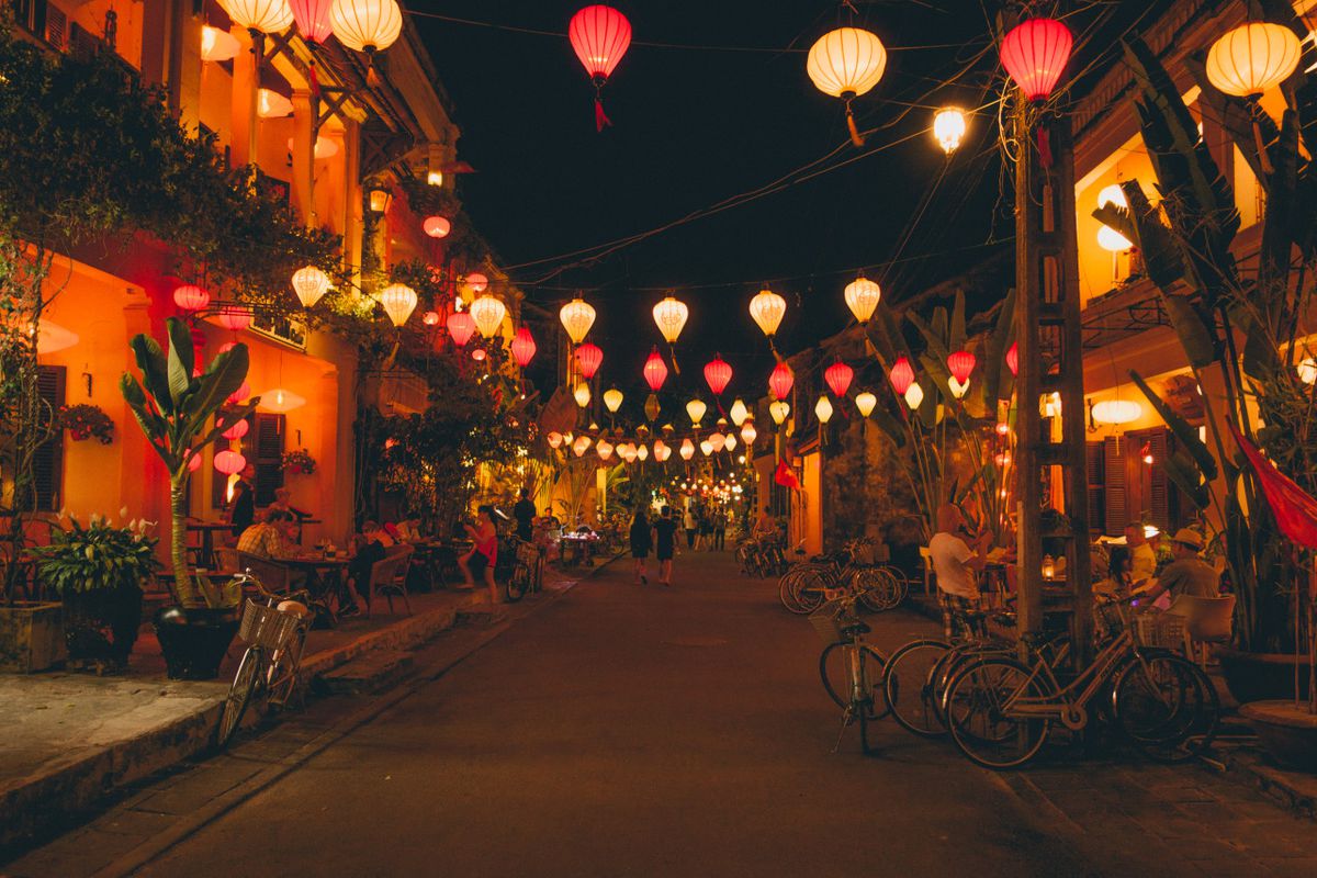 Hình ảnh đường phố Hội An về đêm đẹp